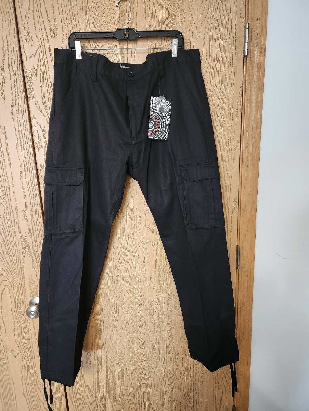 Noiz Unisex Black Cargo Pants